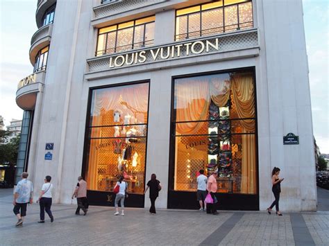 Louis Vuitton stores france